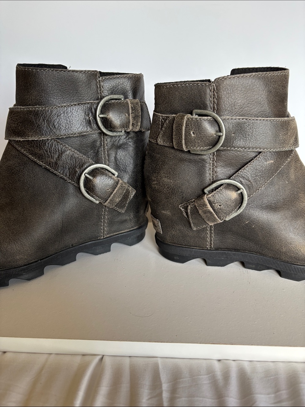 Sorel Joan of Arctic Grey Leather Ankle Boots with Side Zip Size 9 - Picture 3 of 11